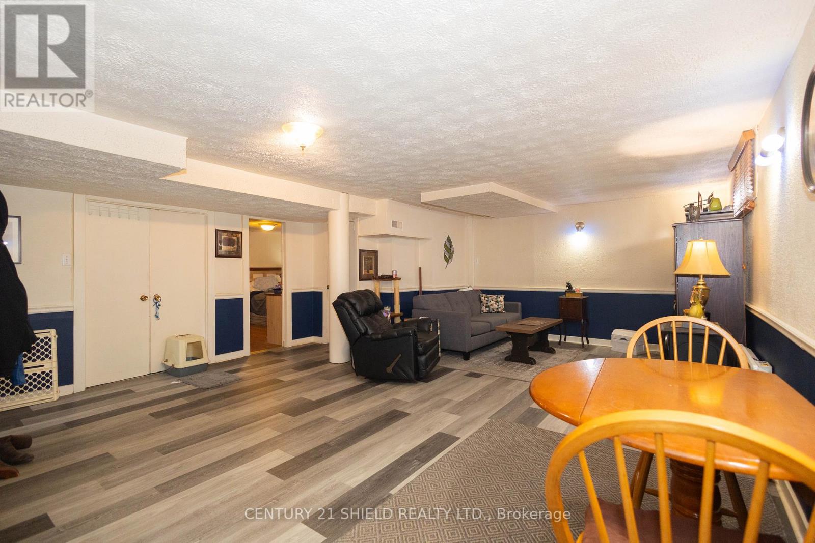 1443 1ST STREET E - 37