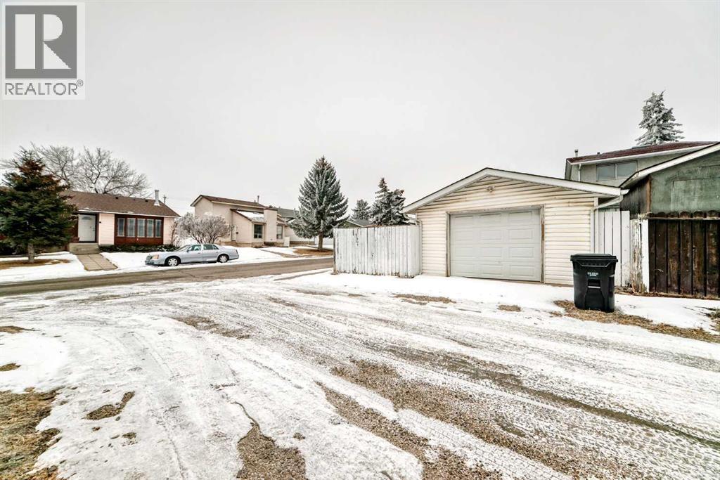 Single Family House Bungalow for Sale in  Pinemeadow Road NE Pineridge Calgary 