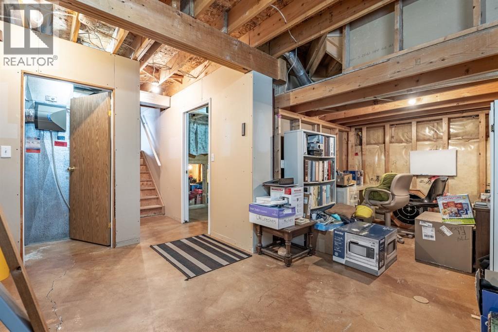 Single Family House 4 Level for Sale in  Coventry View NE Coventry Hills Calgary 