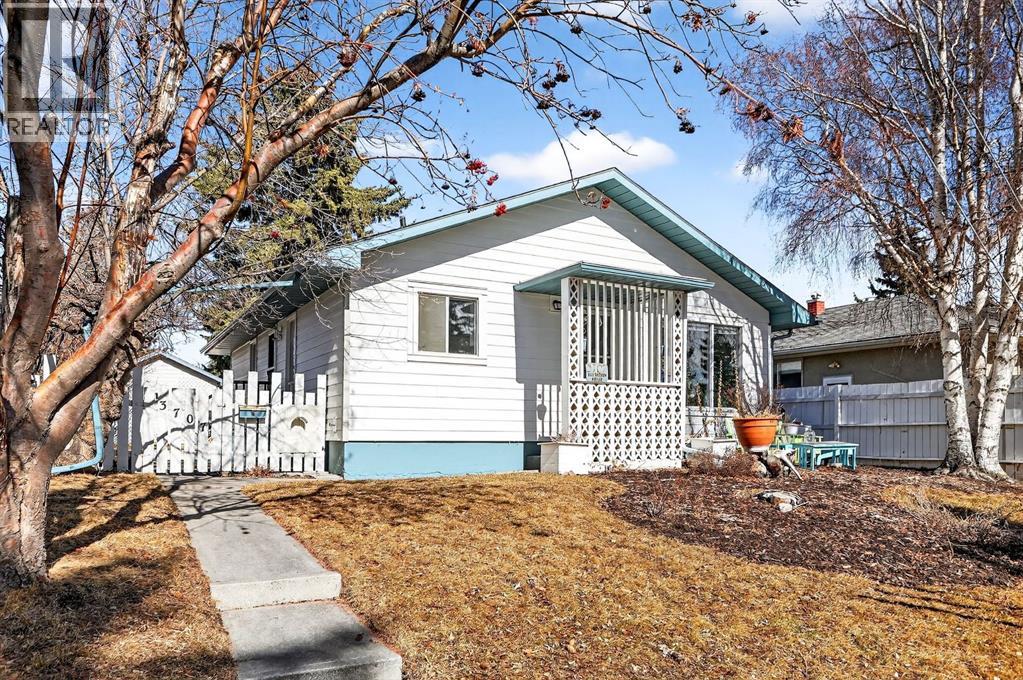 Single Family House Bungalow for Sale in  Glenbrook Drive SW Glenbrook Calgary 