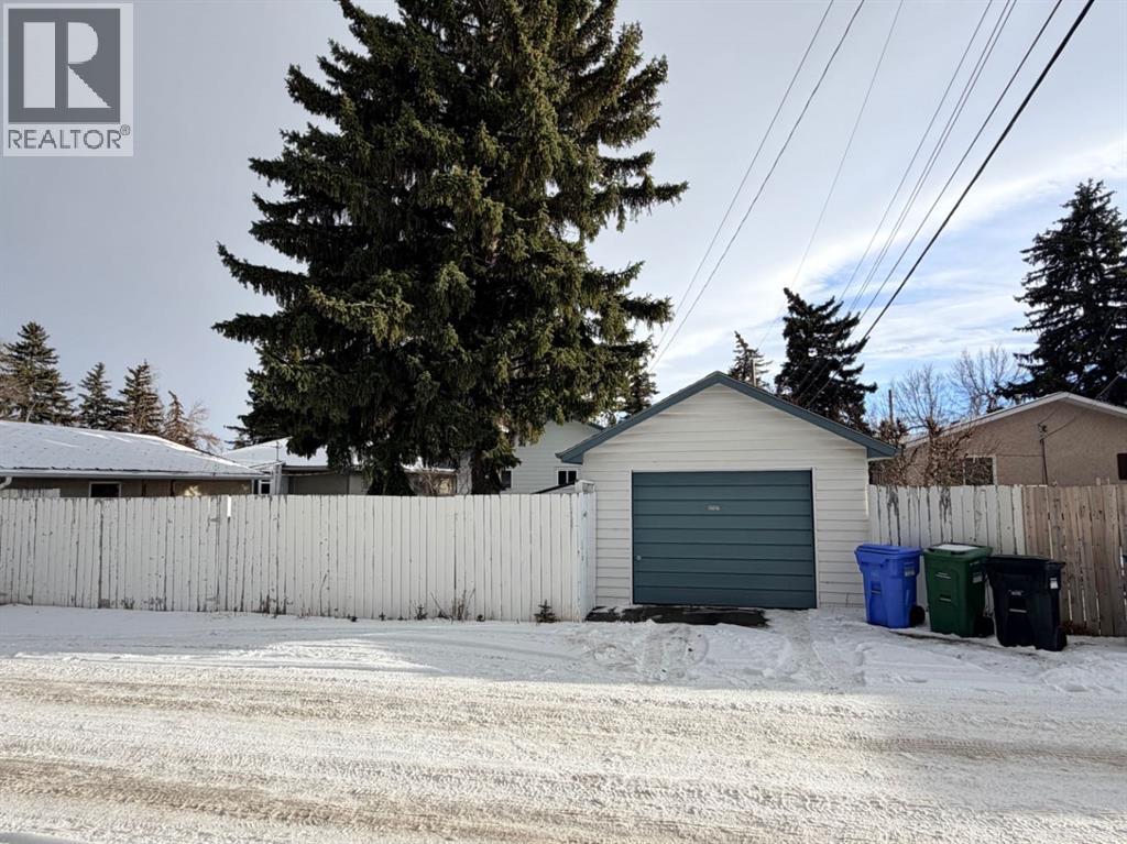 Single Family House Bungalow for Sale in  Glenbrook Drive SW Glenbrook Calgary 