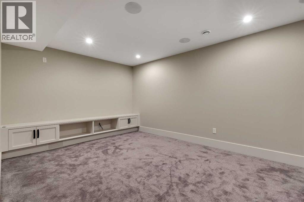 Single Family House for Sale in  Mystic Ridge Way SW Springbank Hill Calgary 