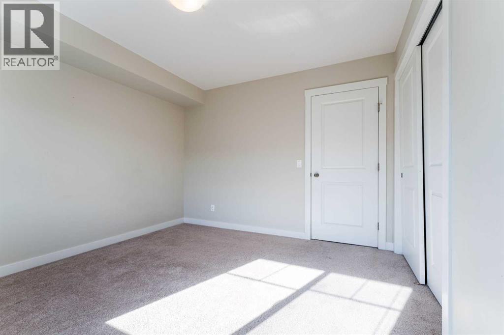 #171 300 MARINA DRIVE - 23