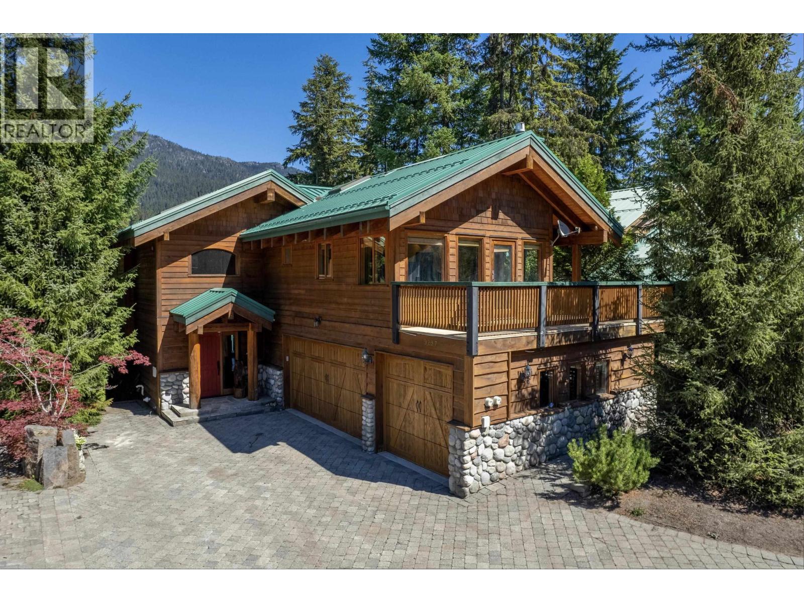 9297 LAKESHORE DRIVE, Whistler