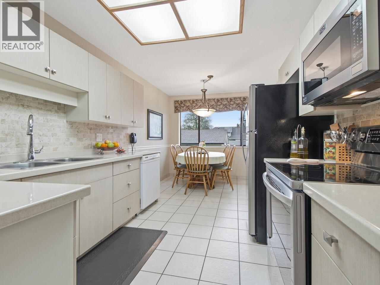 914 LONDON STREET, New Westminster