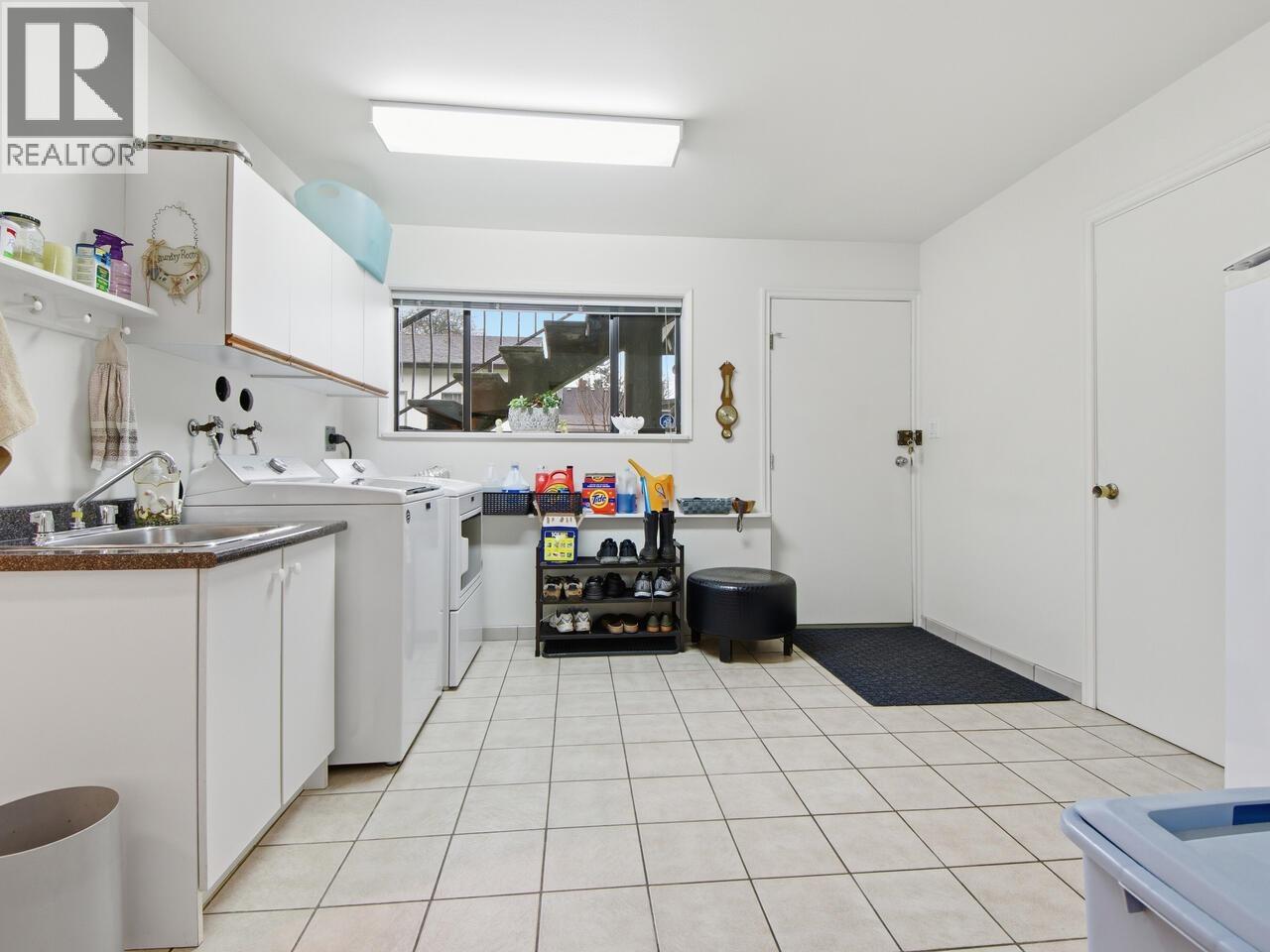 914 LONDON STREET, New Westminster