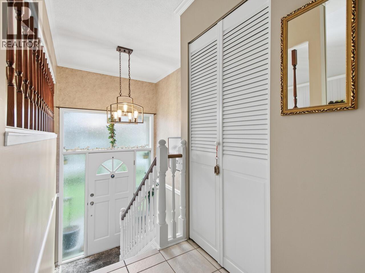 914 LONDON STREET, New Westminster