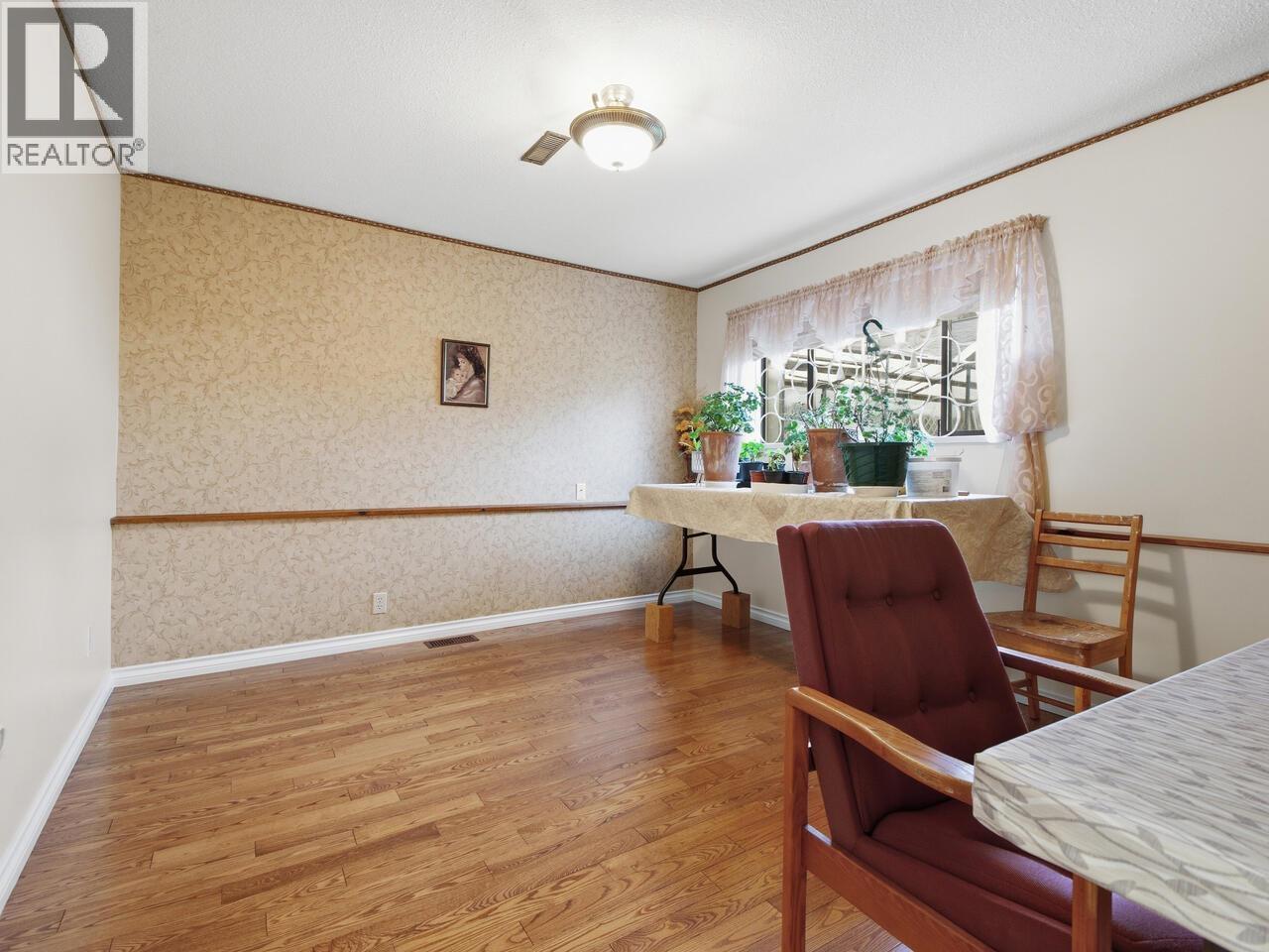 914 LONDON STREET, New Westminster