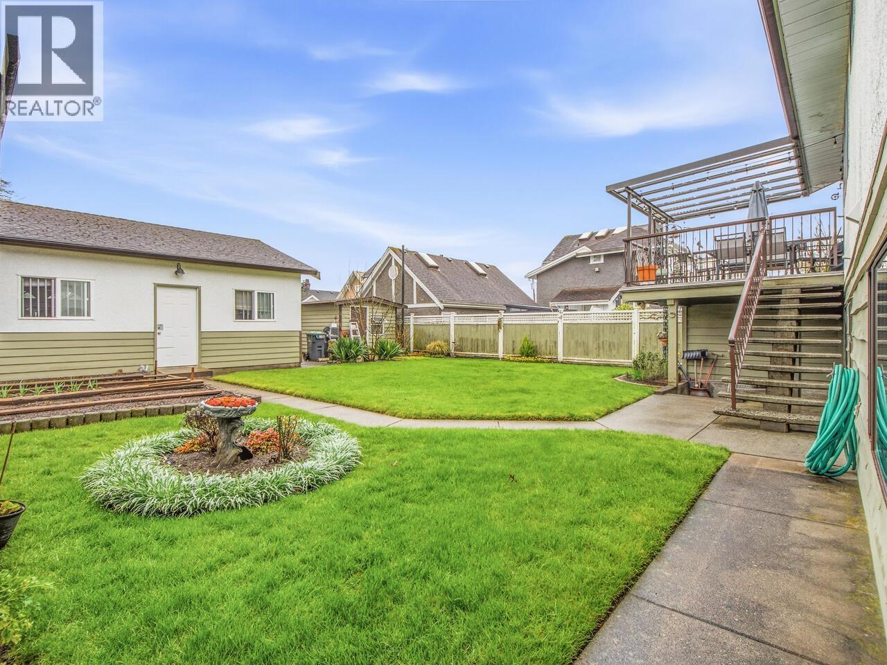 914 LONDON STREET, New Westminster