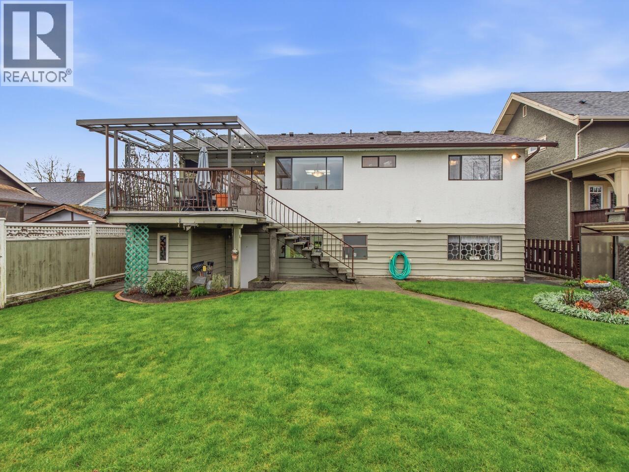 914 LONDON STREET, New Westminster