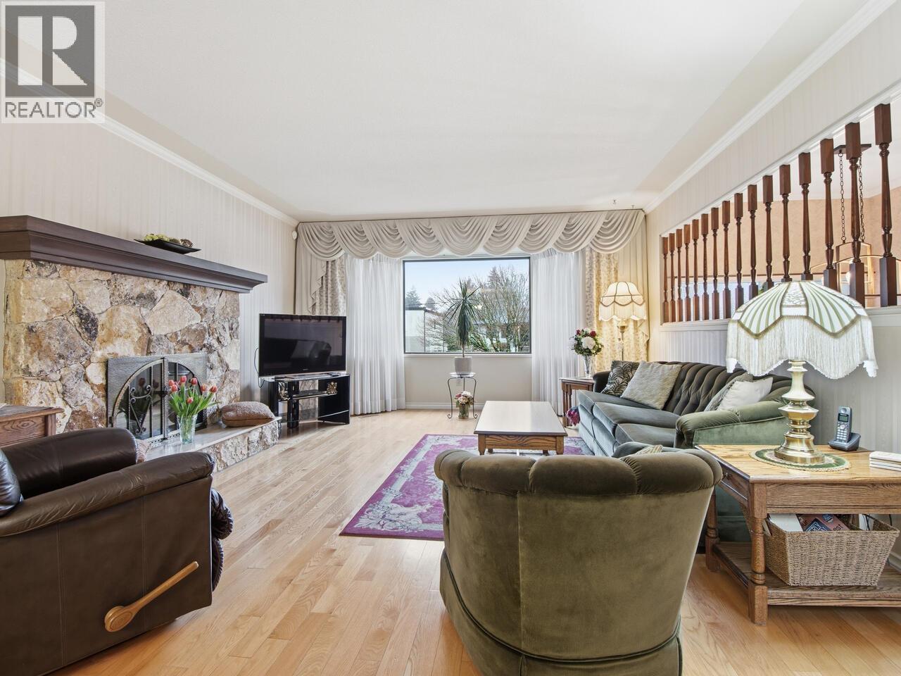 914 LONDON STREET, New Westminster