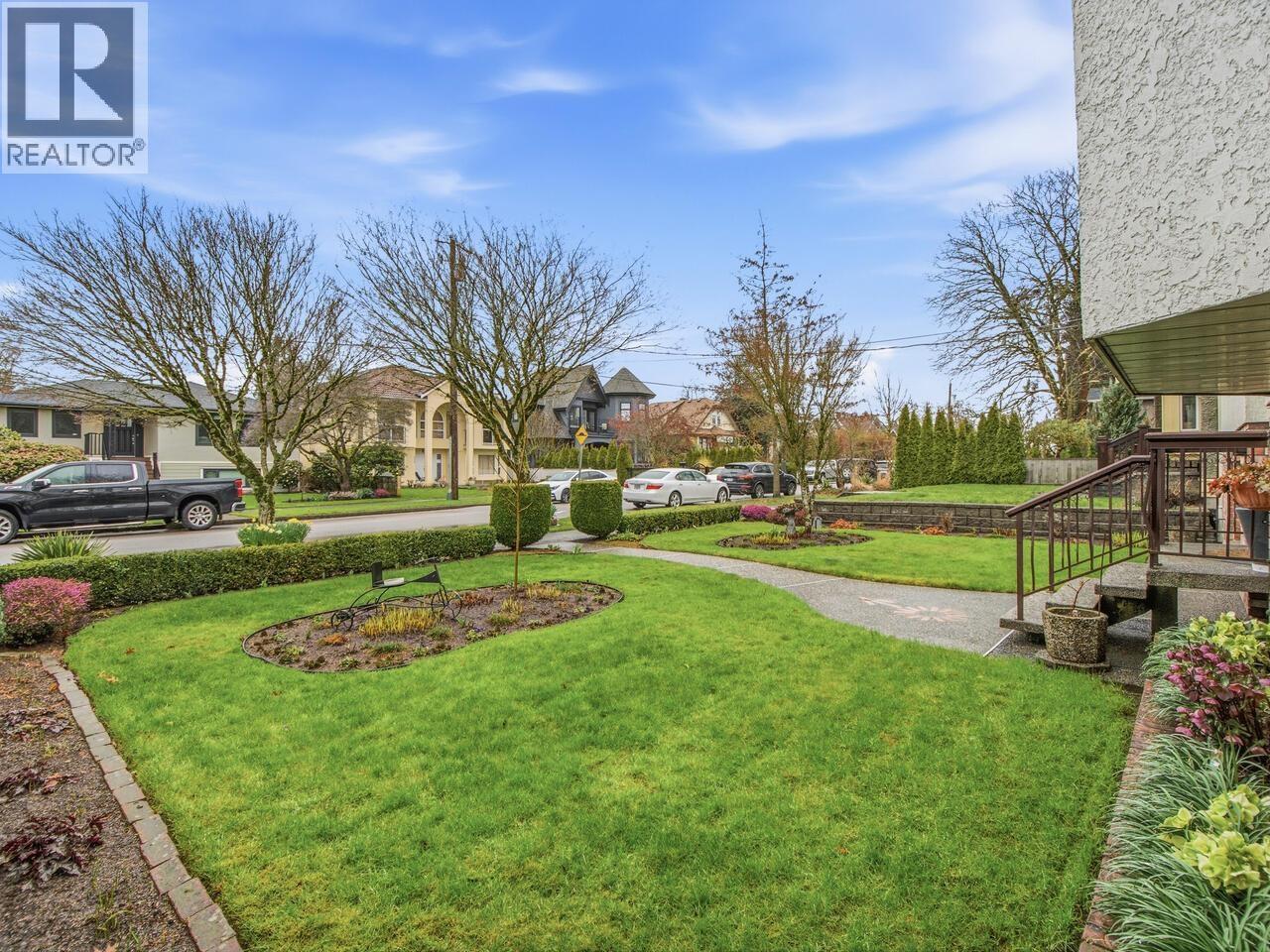 914 LONDON STREET, New Westminster