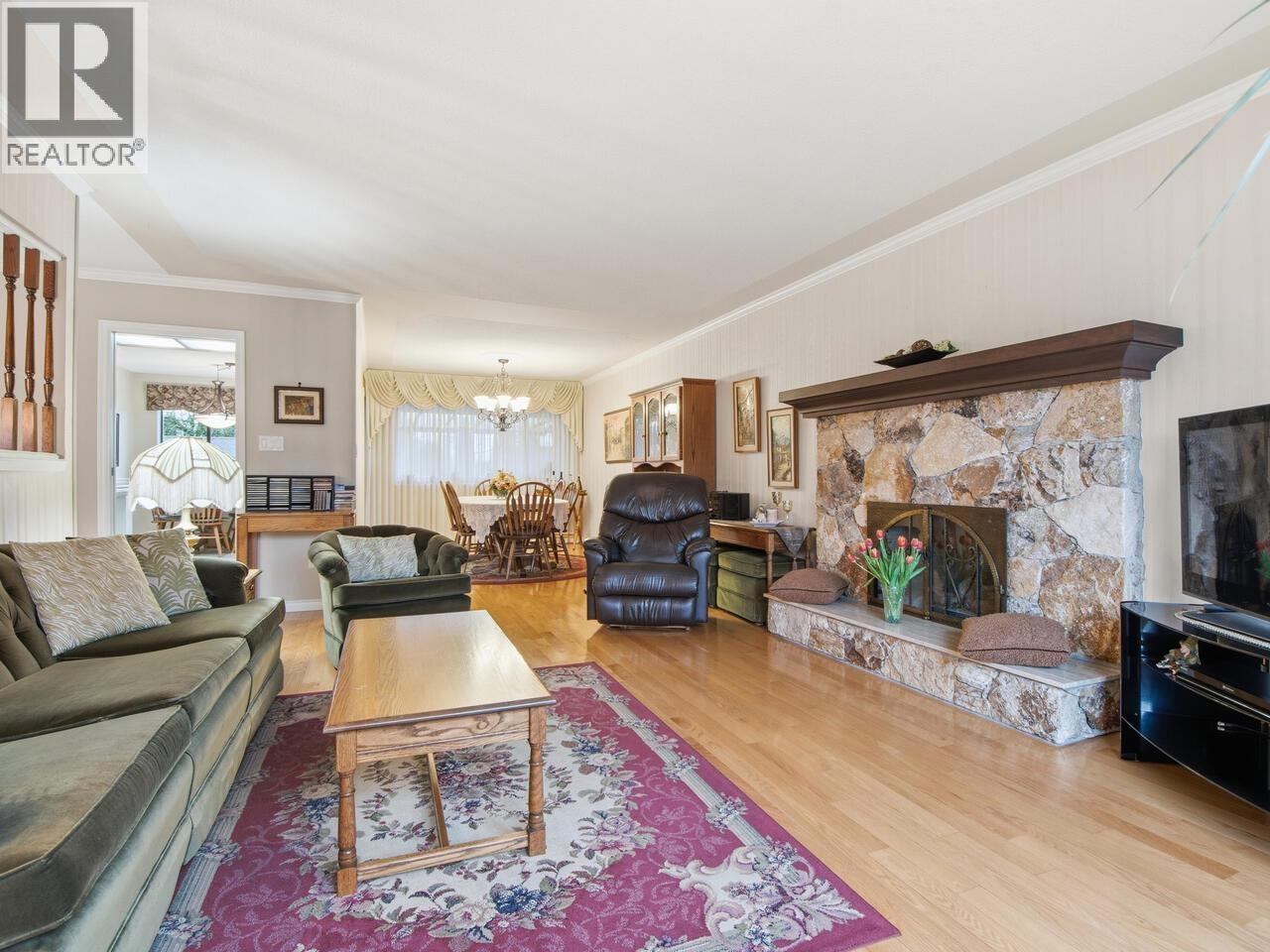 914 LONDON STREET, New Westminster