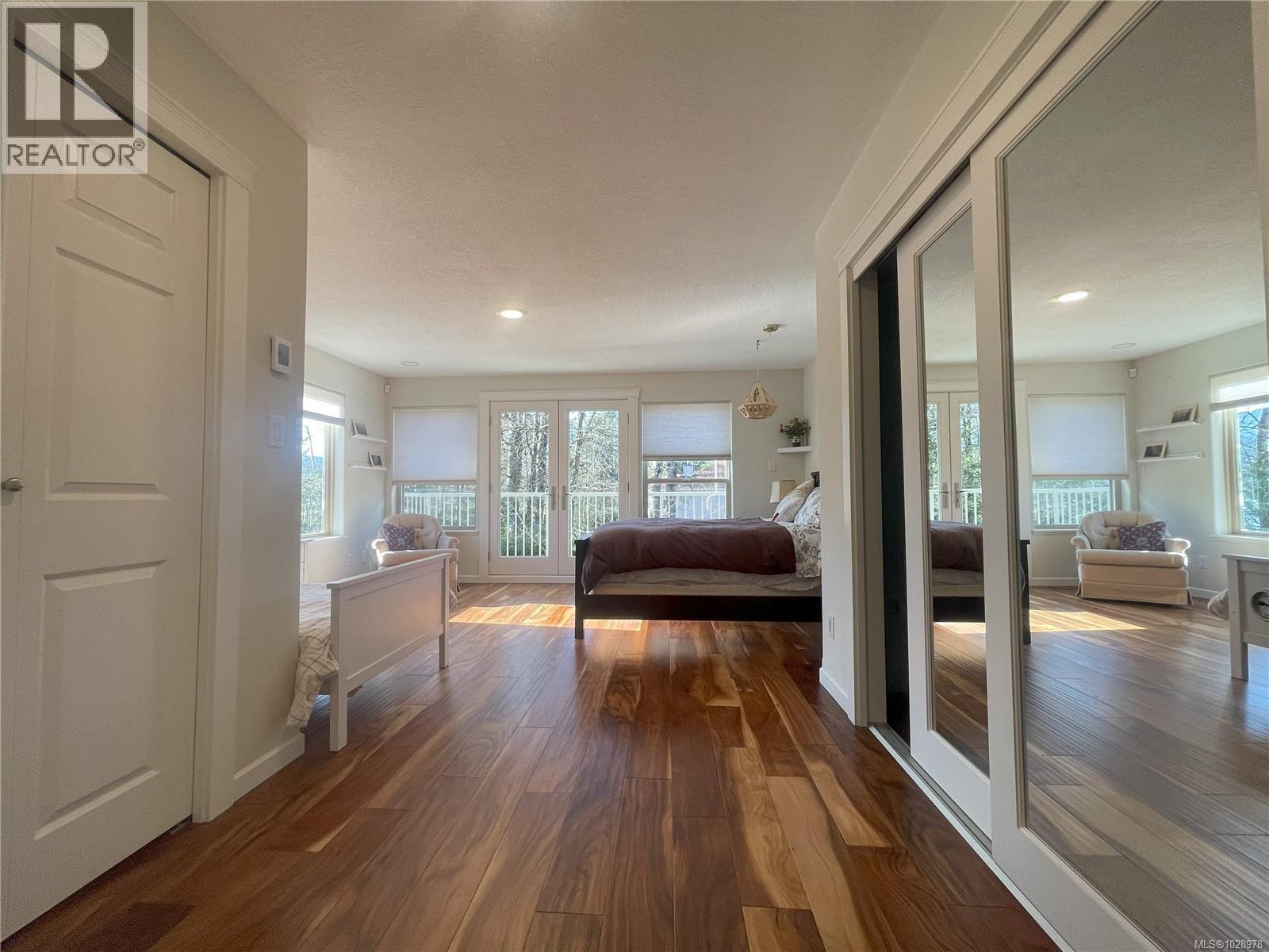 4712 SHELL BEACH RD - 32