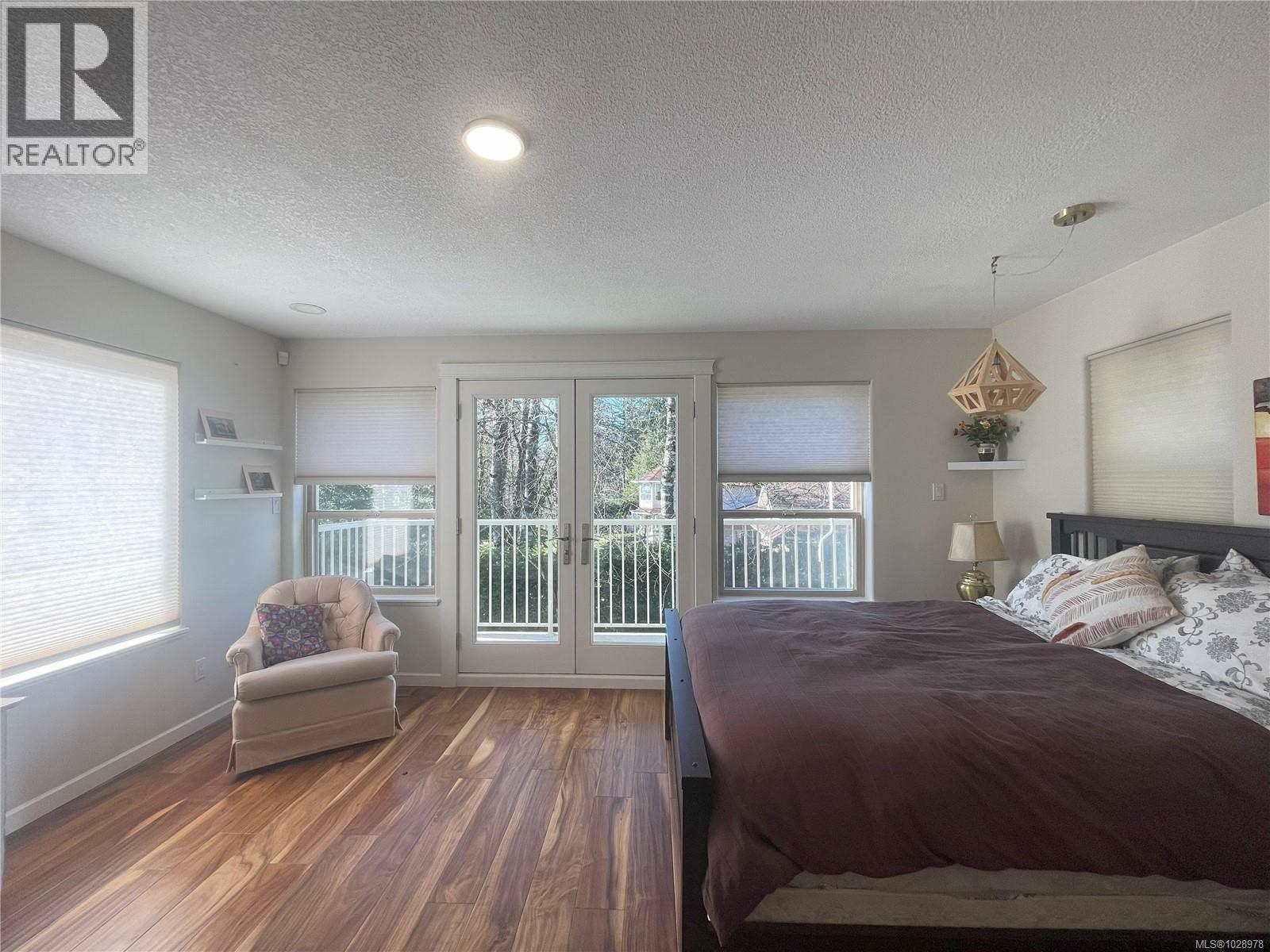 4712 SHELL BEACH RD - 33