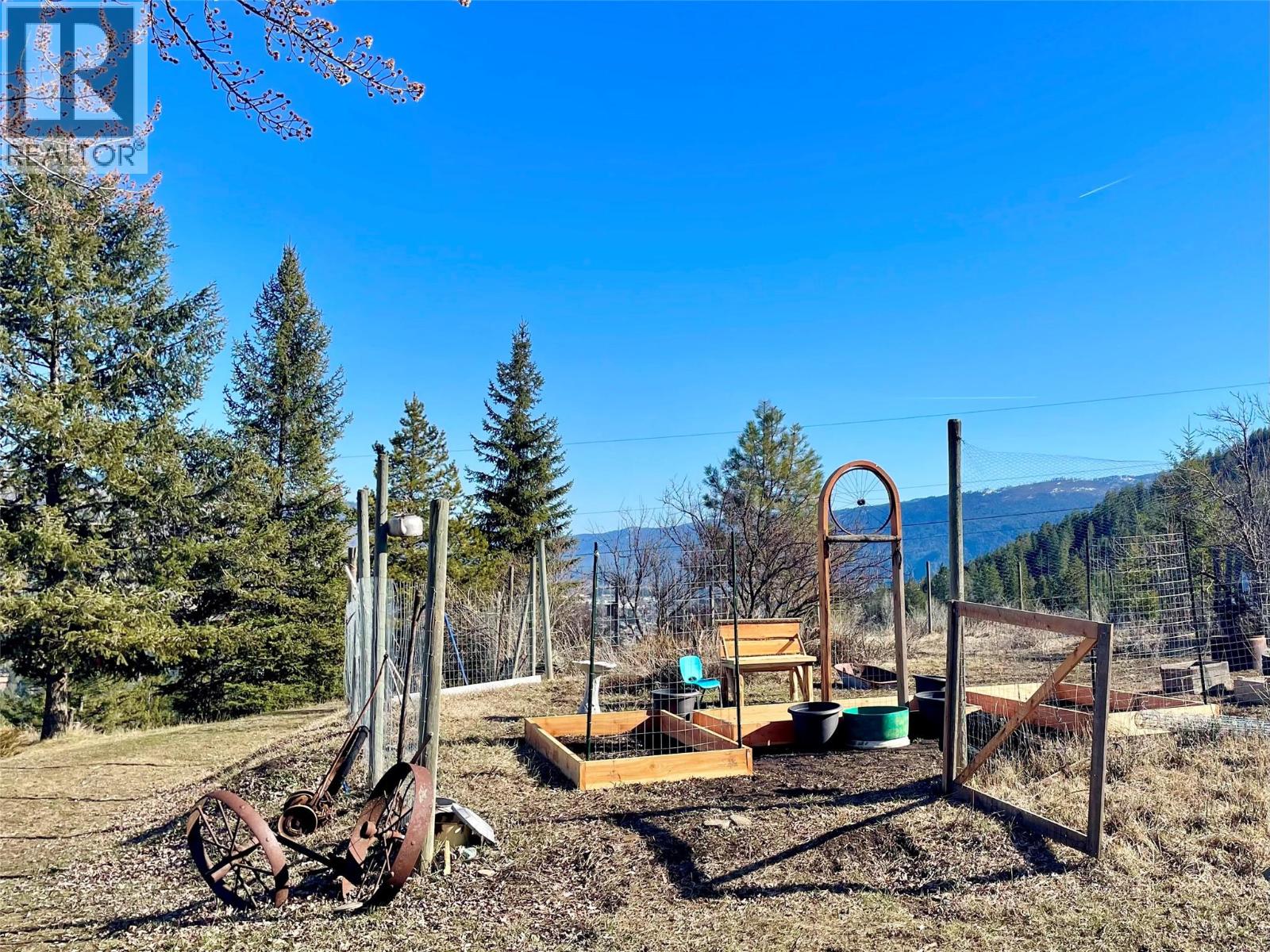 3775 HARDY MOUNTAIN Road, Grand Forks