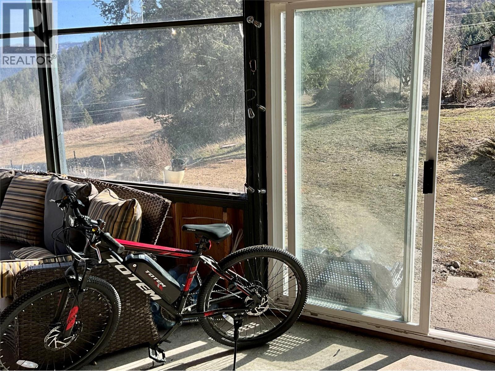 3775 HARDY MOUNTAIN Road, Grand Forks