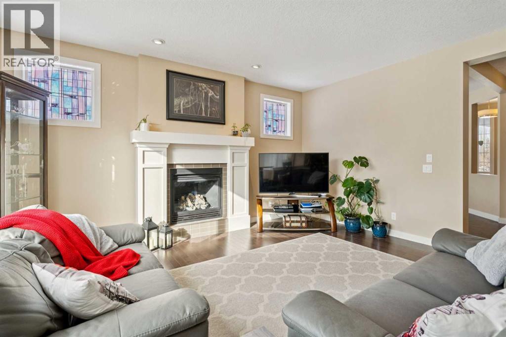 Single Family House for Sale in  Quarry Heights SE Douglasdale/Glen Calgary 