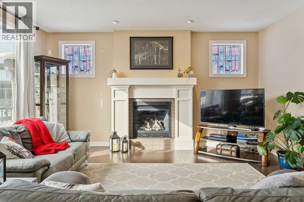 Single Family House for Sale in  Quarry Heights SE Douglasdale/Glen Calgary 