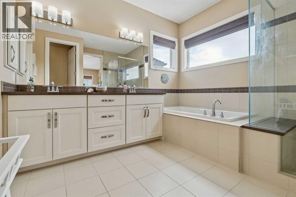 Single Family House for Sale in  Quarry Heights SE Douglasdale/Glen Calgary 