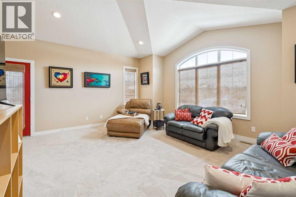 Single Family House for Sale in  Quarry Heights SE Douglasdale/Glen Calgary 