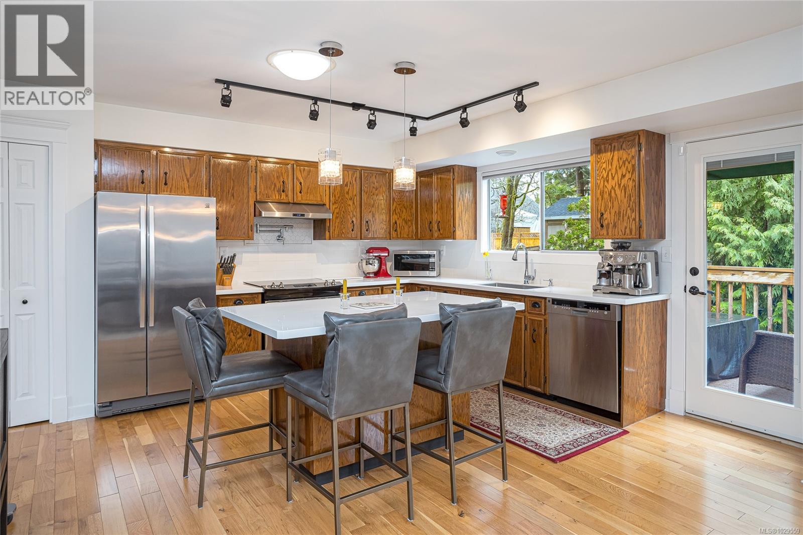  920 Woodhall Drive, Saanich