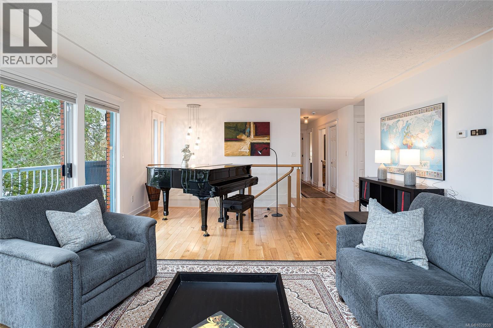  920 Woodhall Drive, Saanich