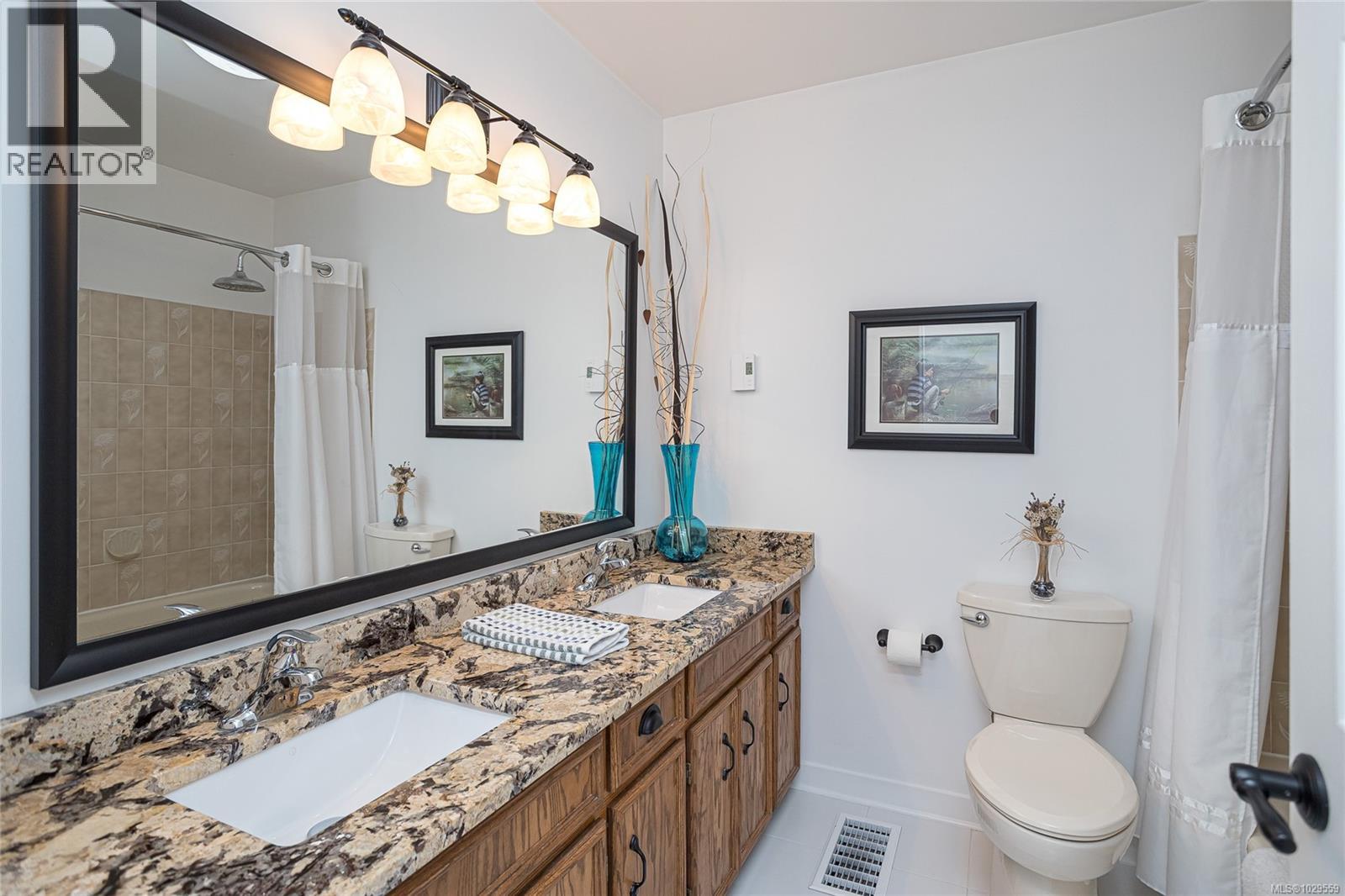  920 Woodhall Drive, Saanich