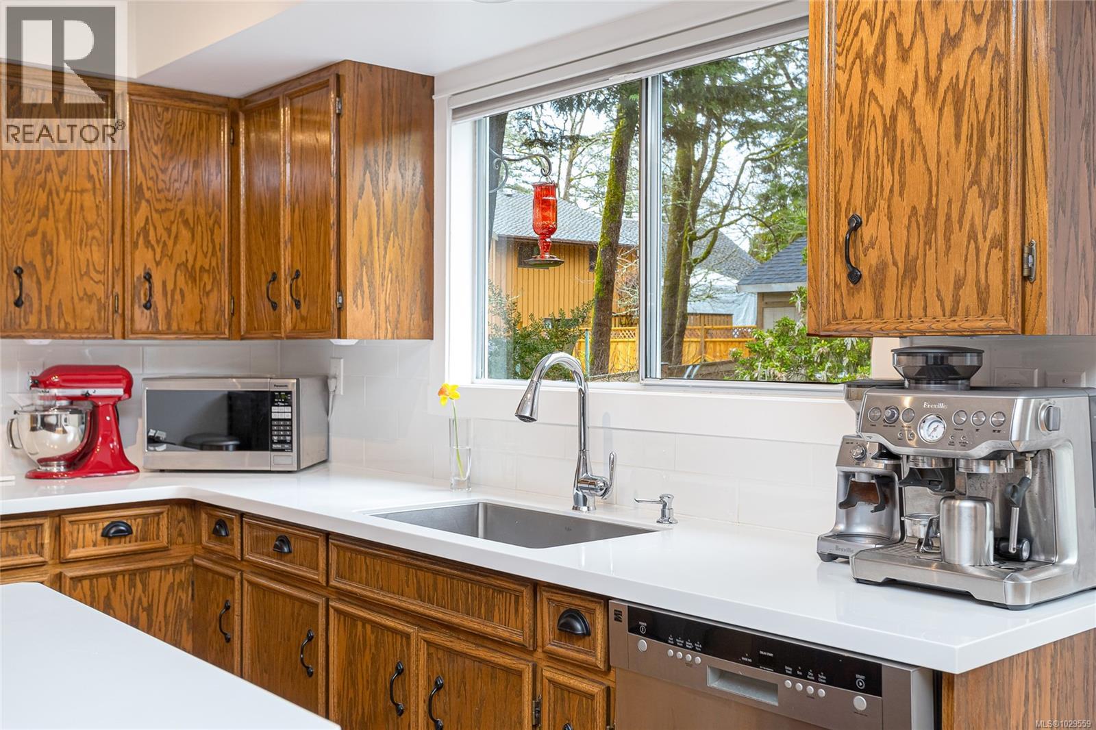  920 Woodhall Drive, Saanich