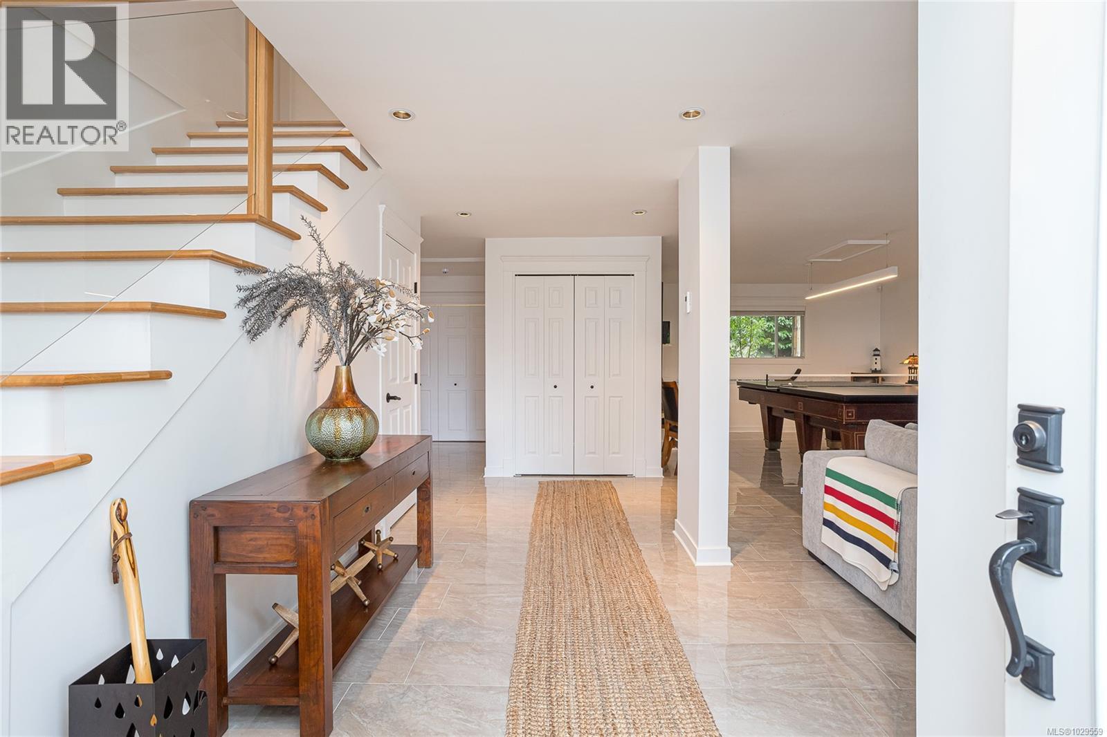  920 Woodhall Drive, Saanich