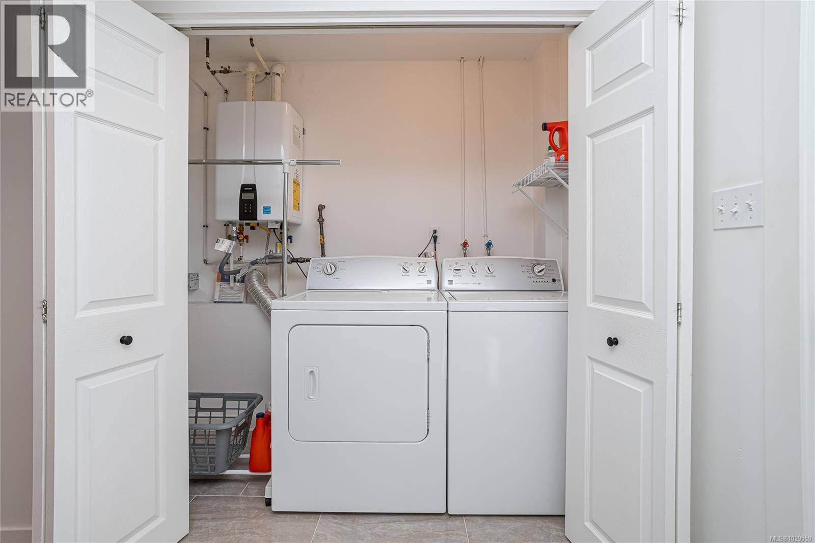  920 Woodhall Drive, Saanich