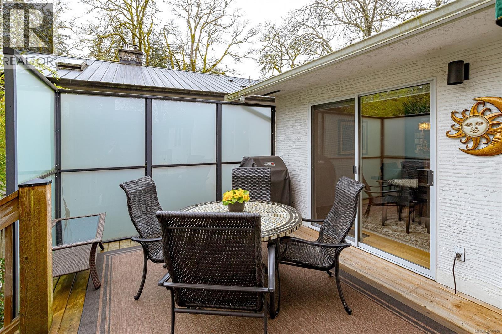  920 Woodhall Drive, Saanich