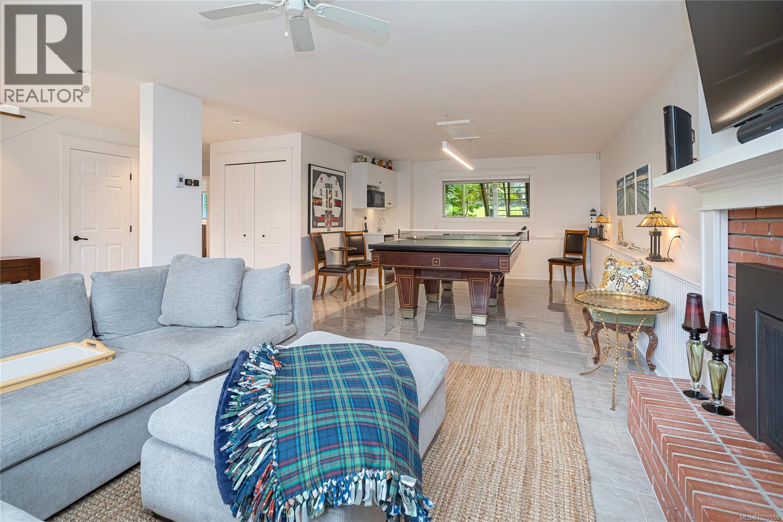  920 Woodhall Drive, Saanich