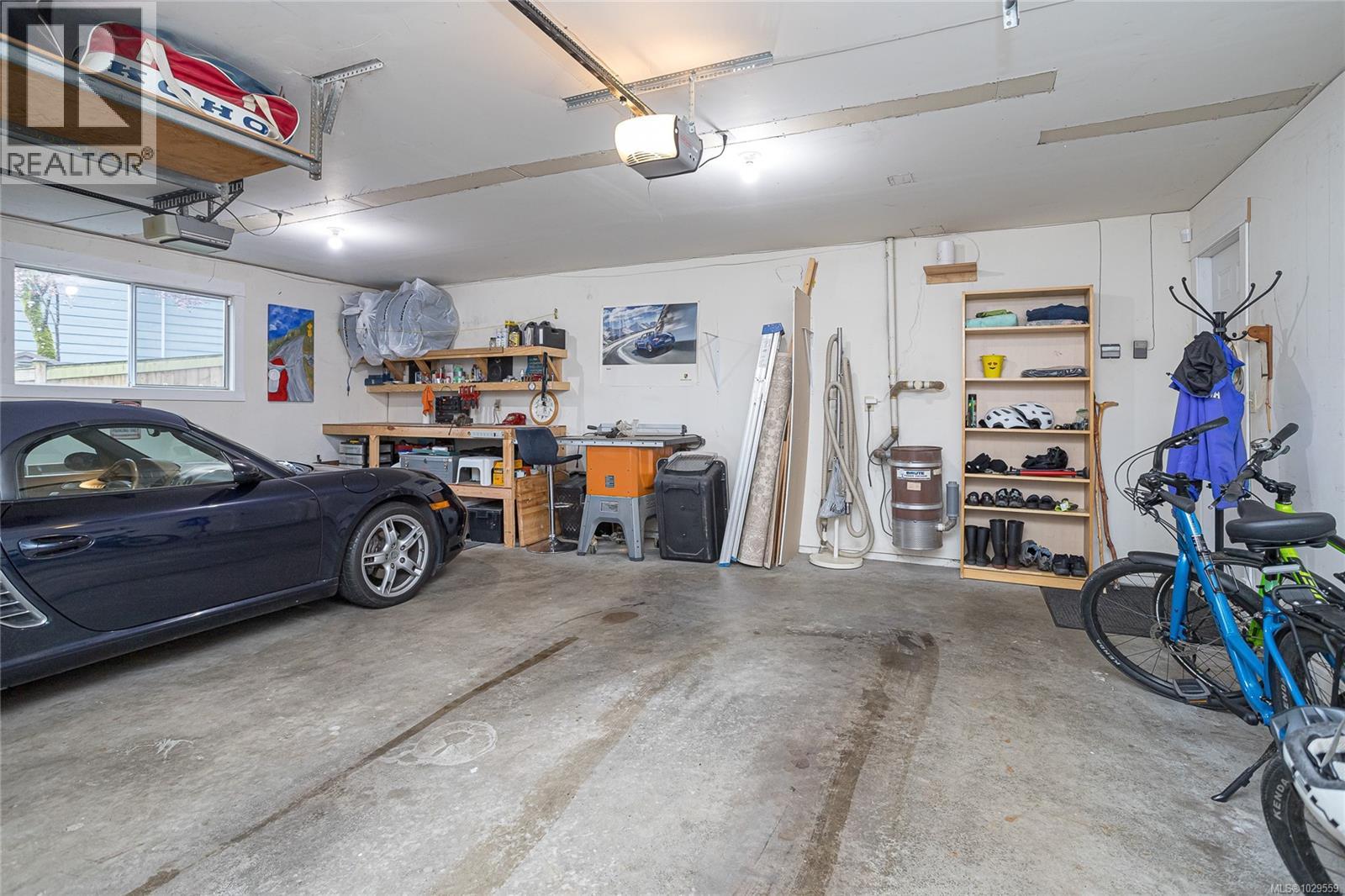  920 Woodhall Drive, Saanich