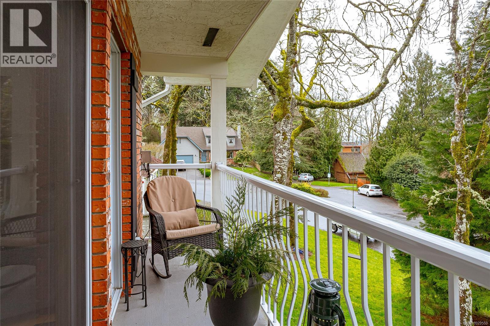  920 Woodhall Drive, Saanich