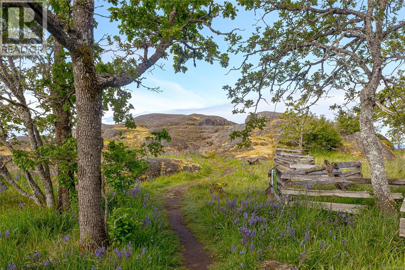  920 Woodhall Drive, Saanich