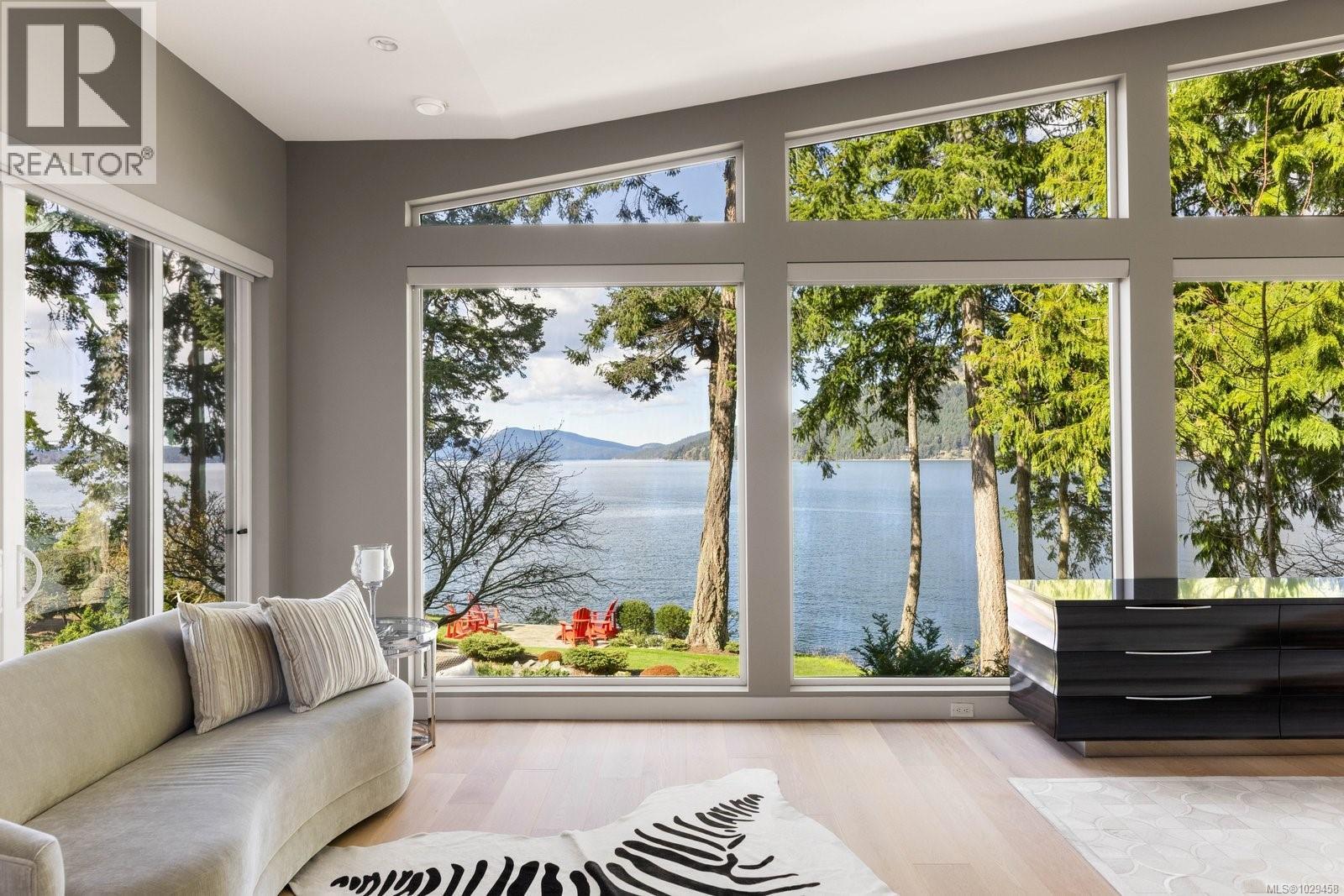 568 LANDS END RD - 16