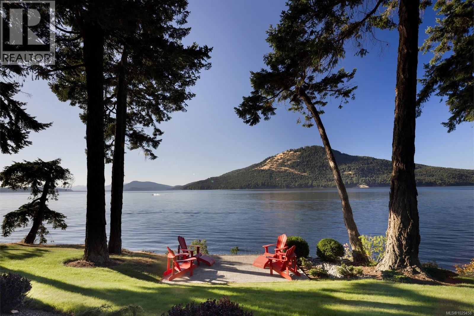 568 LANDS END RD - Image 2