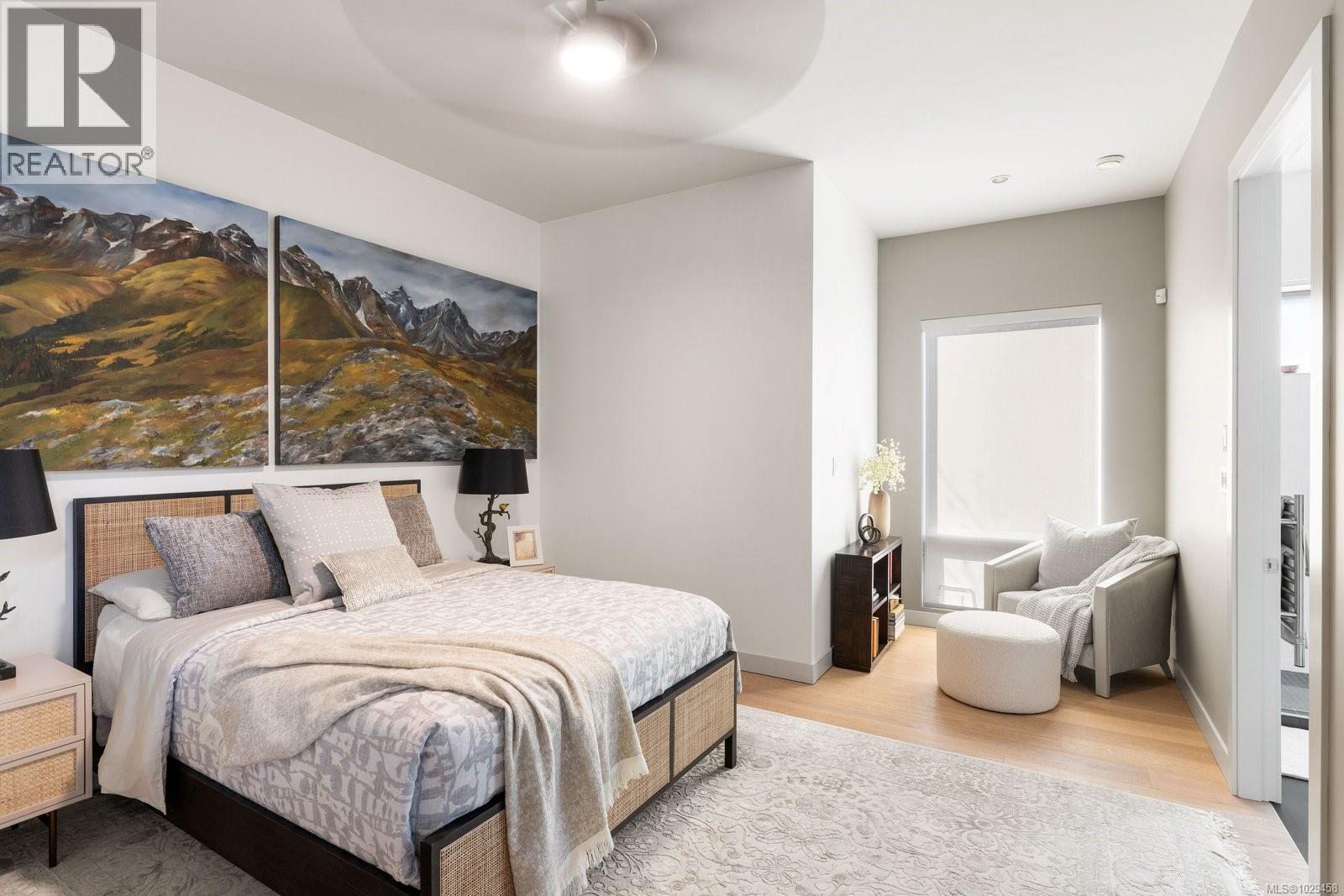 568 LANDS END RD - 22