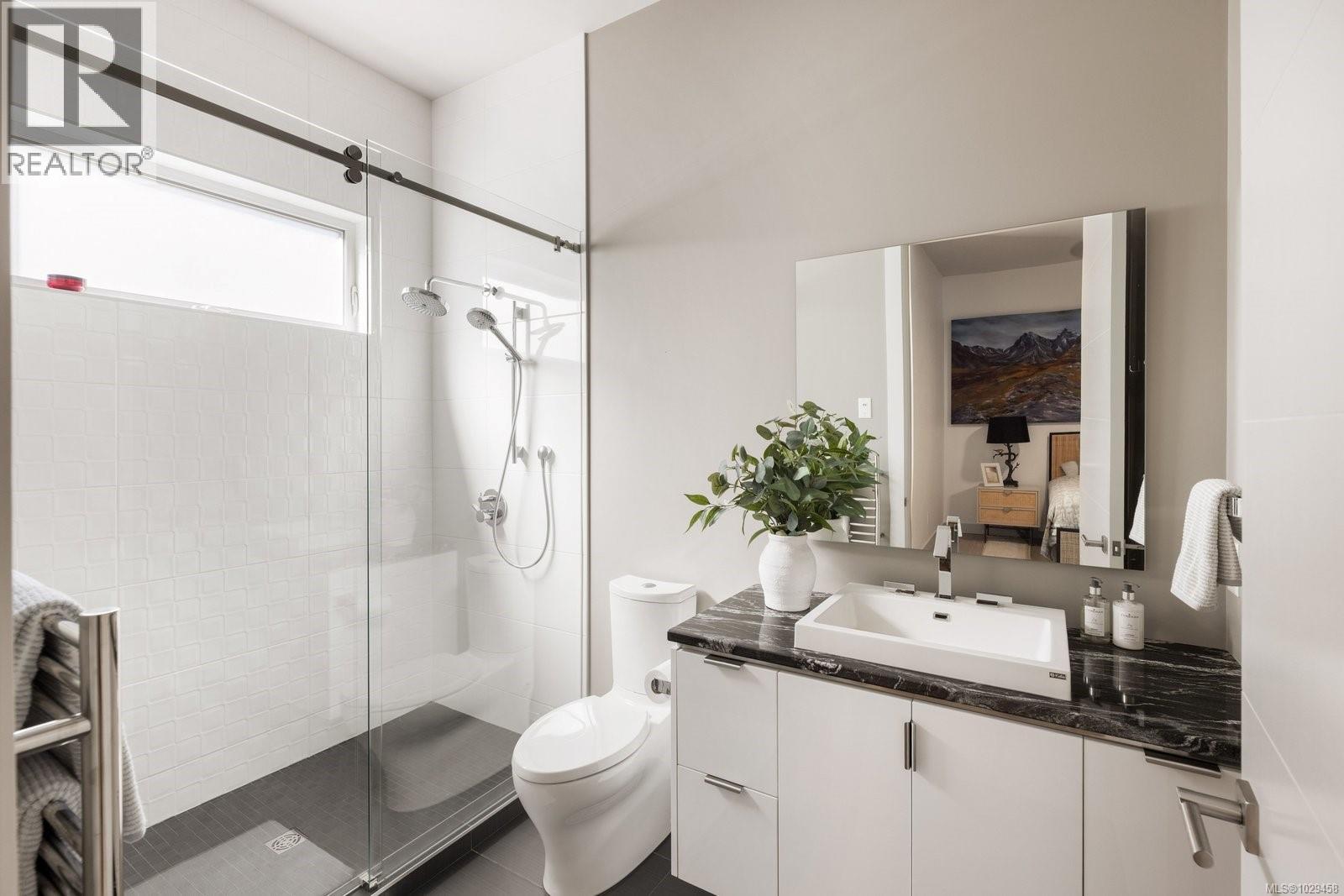 568 LANDS END RD - 23