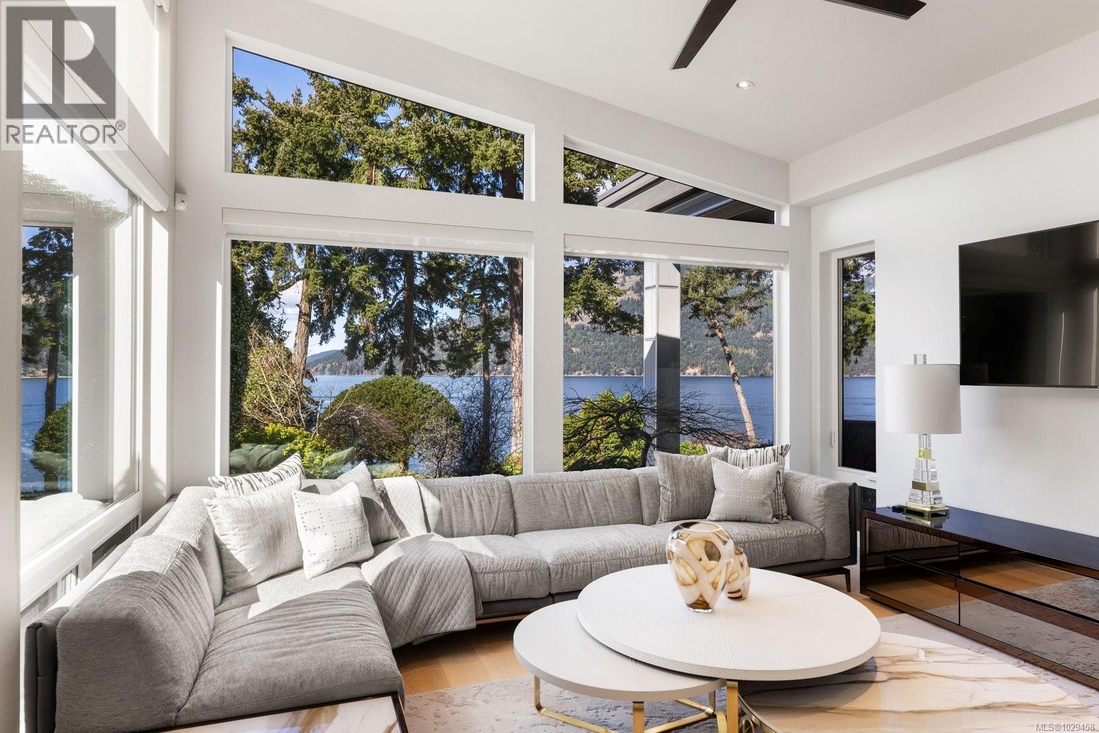 568 LANDS END RD - 24