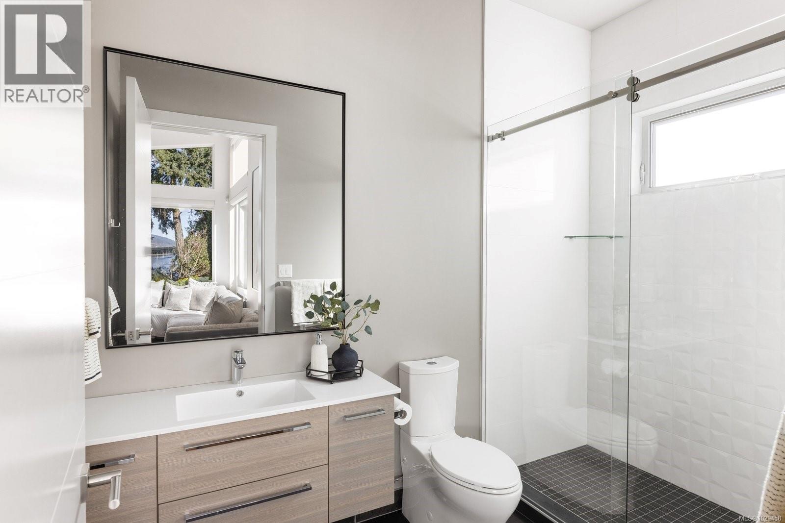 568 LANDS END RD - 25