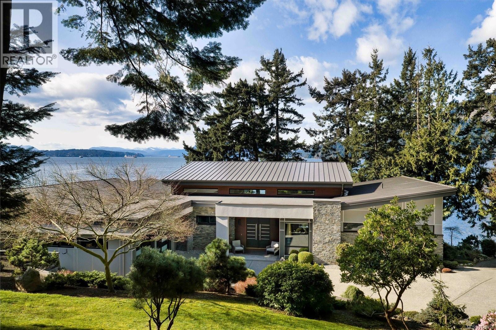 568 LANDS END RD - 31