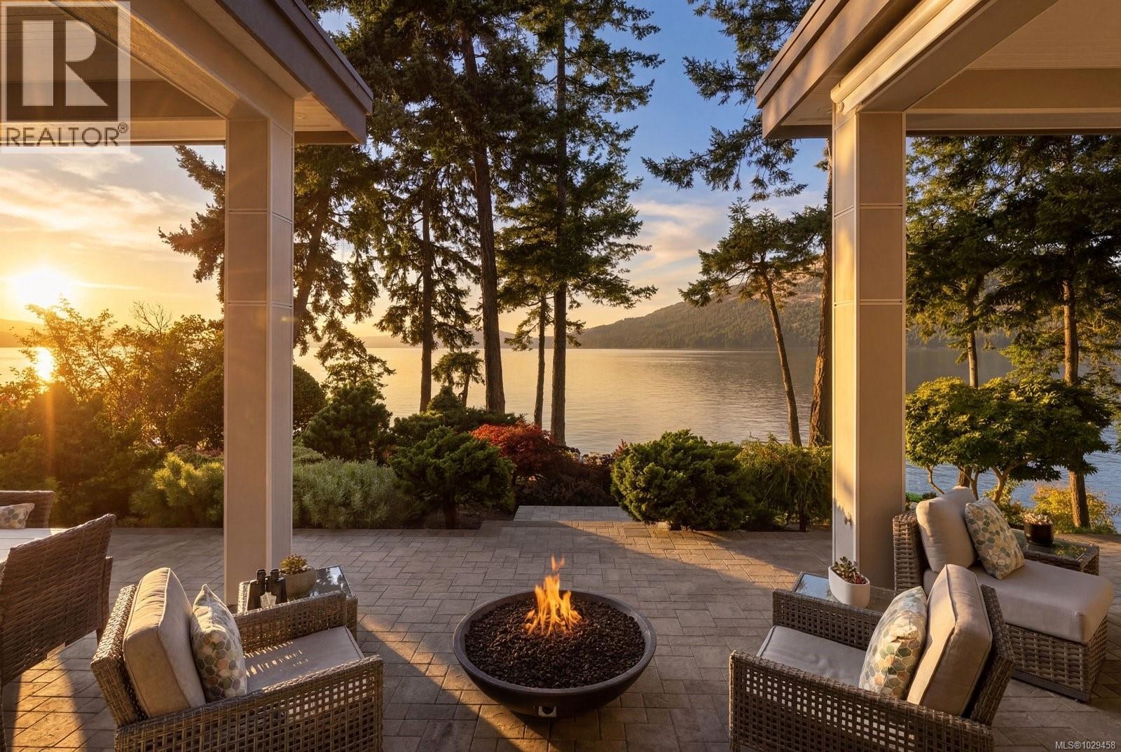 568 LANDS END RD - 32