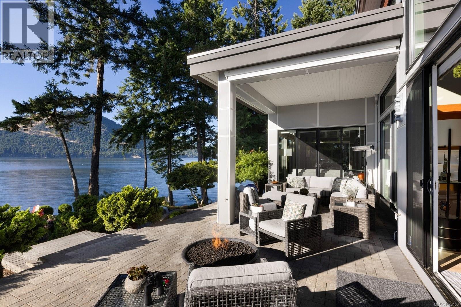 568 LANDS END RD - 33