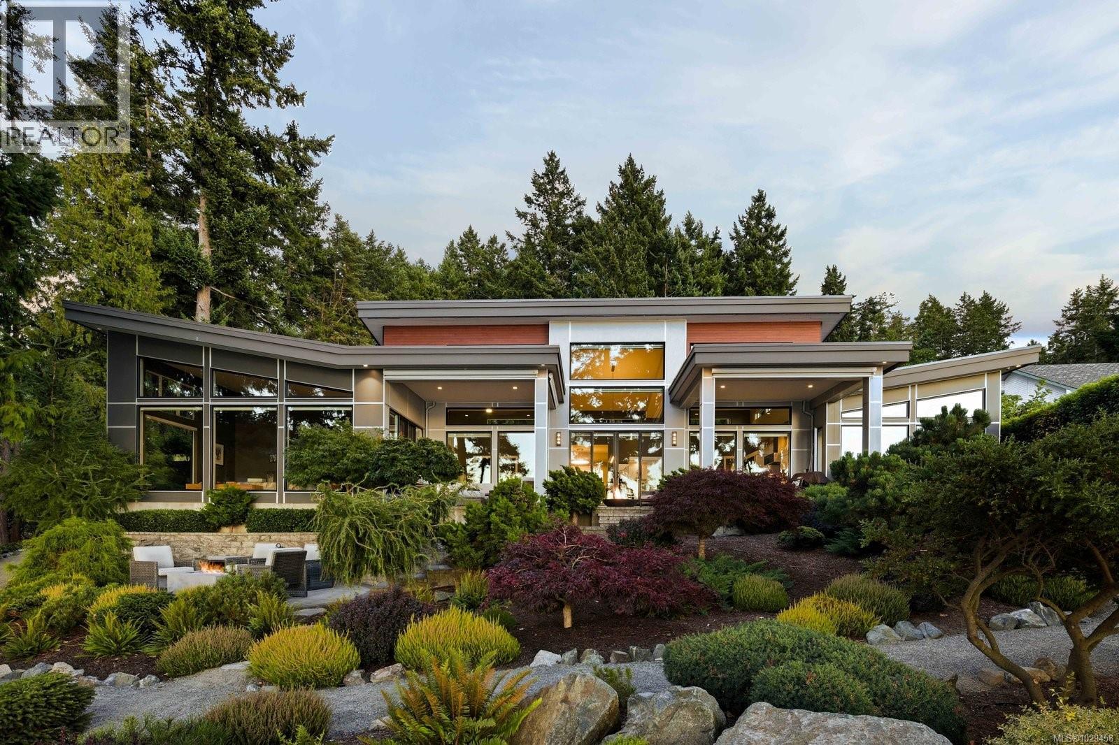 568 LANDS END RD - 39