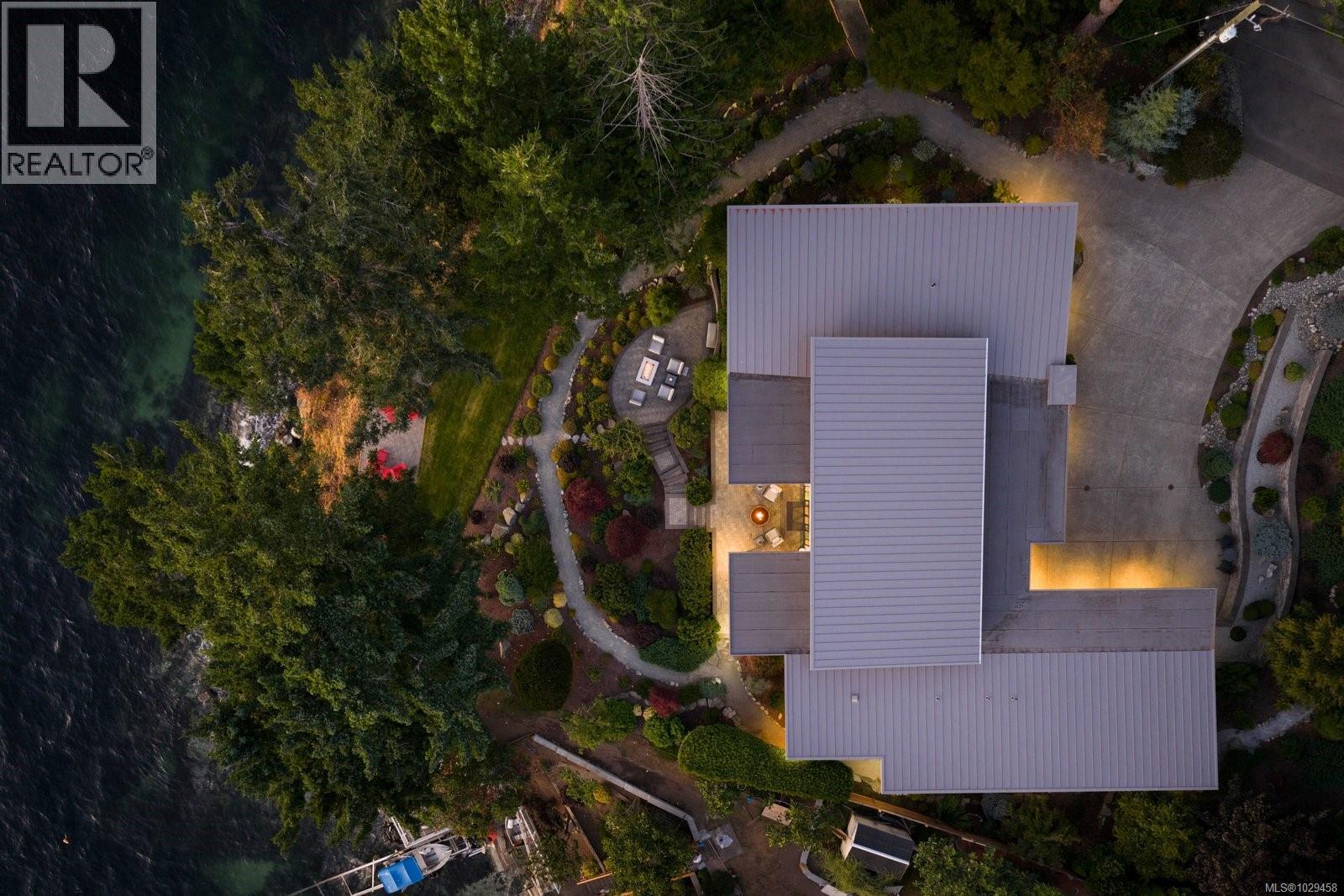 568 LANDS END RD - 42