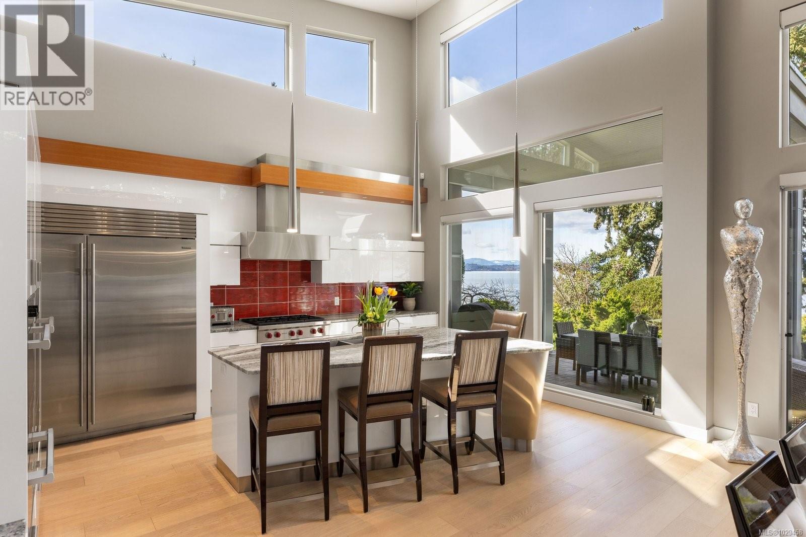 568 LANDS END RD - 8