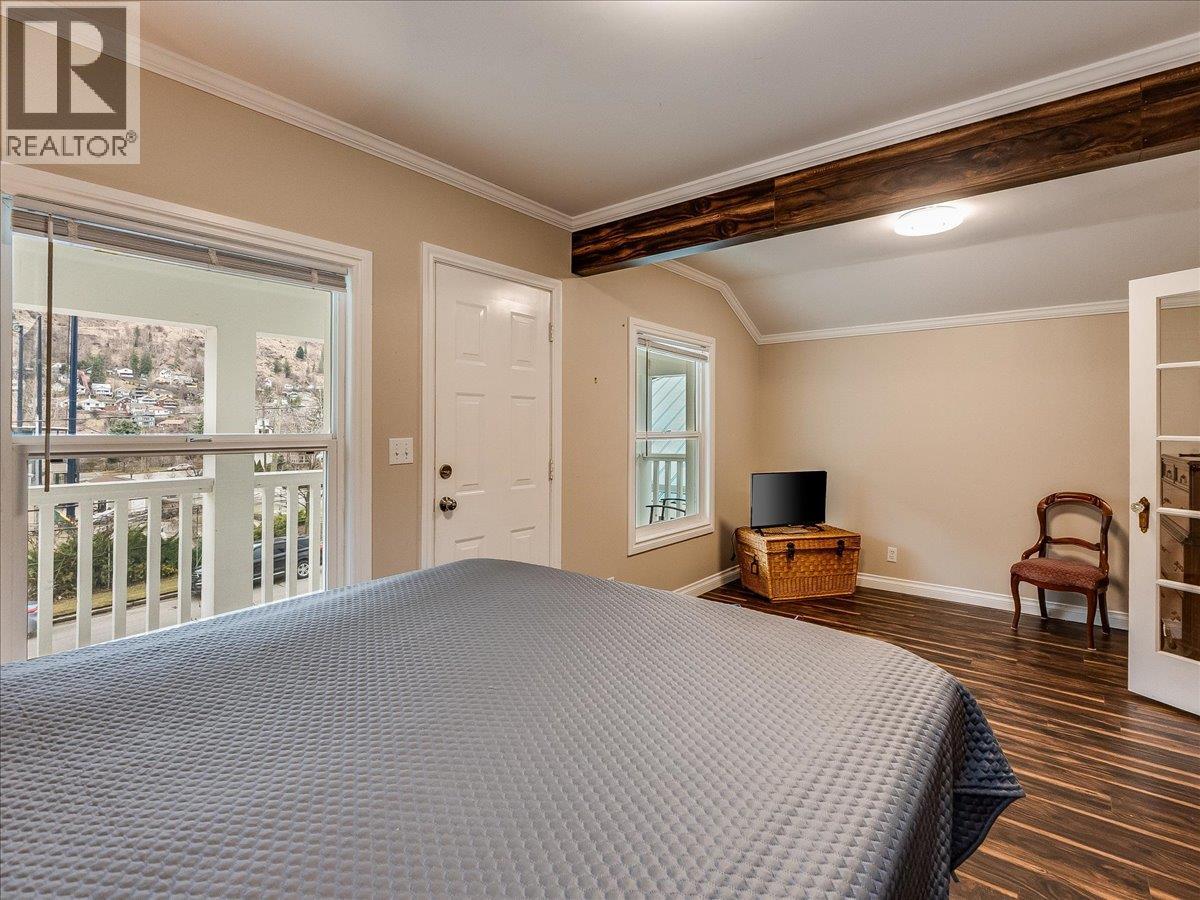 1767 Second Avenue, Trail