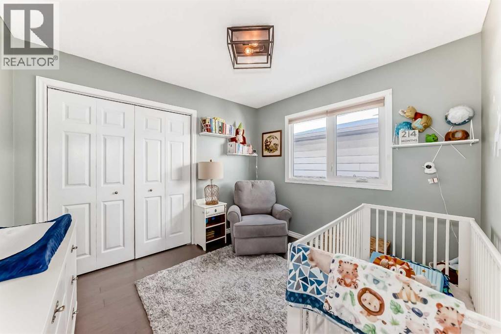 Single Family House Bungalow for Sale in  Midglen Way SE Midnapore Calgary 